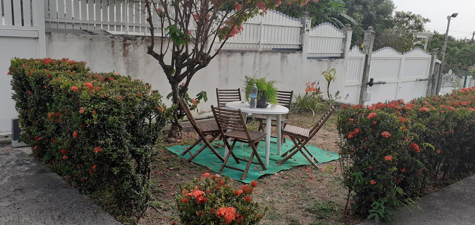 Le P'Tit Nid Cocodydy Apartment Baillif Luaran gambar